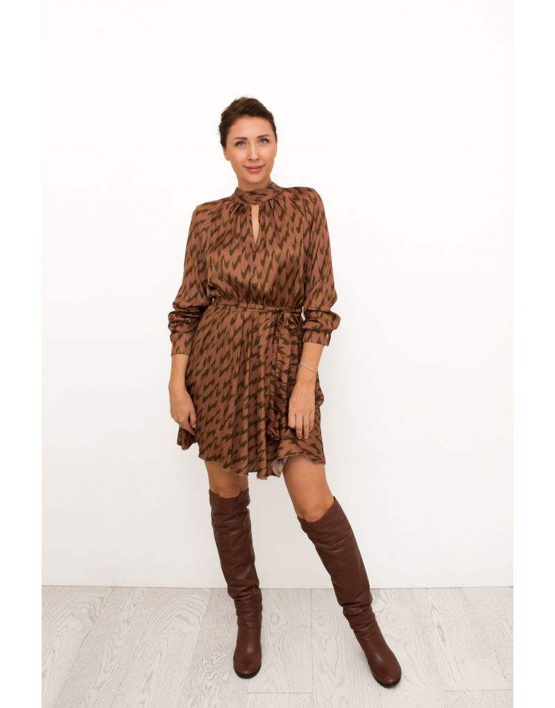 Kurzes Kleid  mit Kupfer Muster